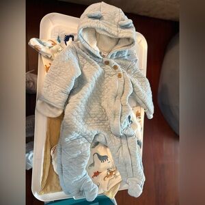 9 month baby boy clothing bundle - 4 items